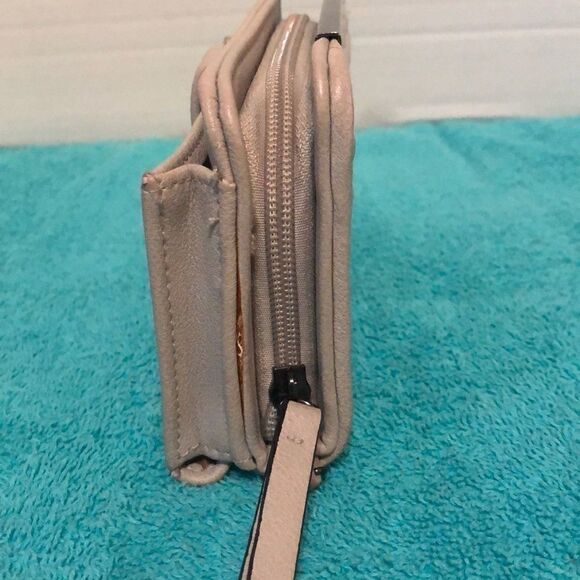 Jessica Simpson Wallet - Picture 5 of 7